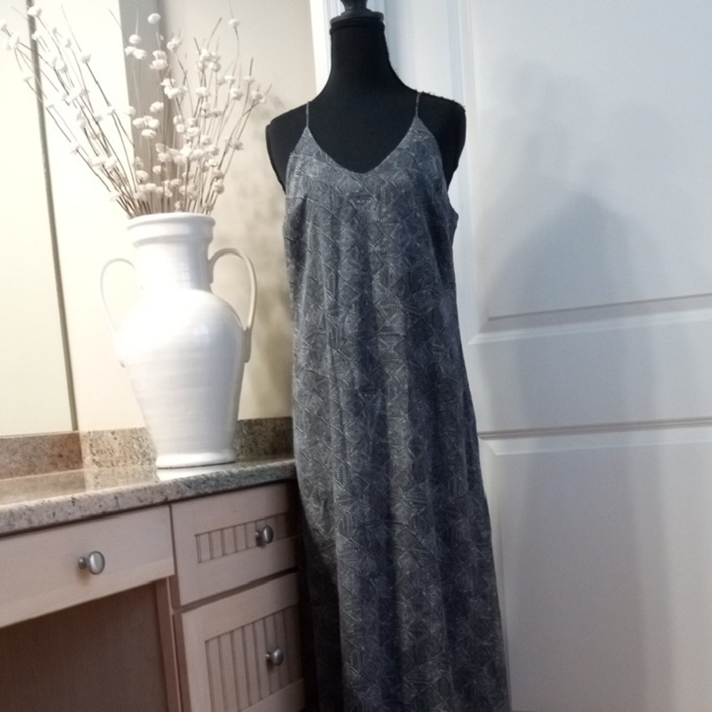 Old Navy Black White Patterned Maxi Dress Sz Small Petite